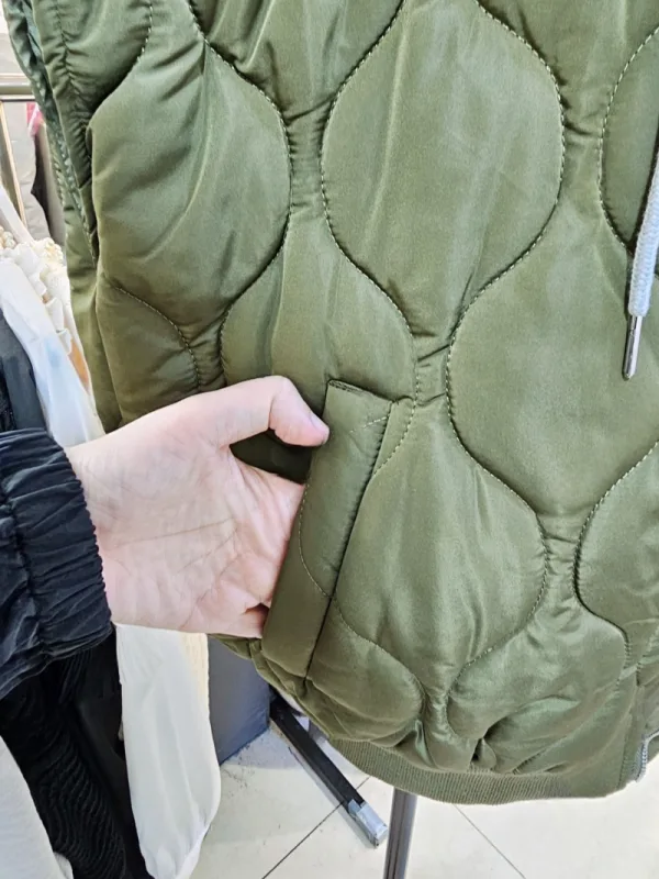 城市漫遊菱格絎縫鋪棉背心