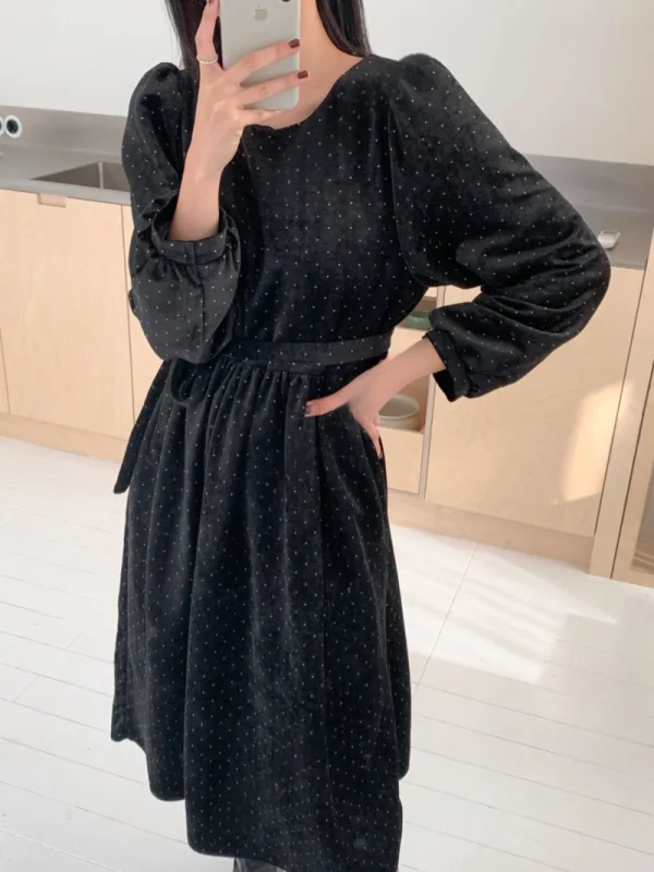 星點束腰泡袖中長洋裝