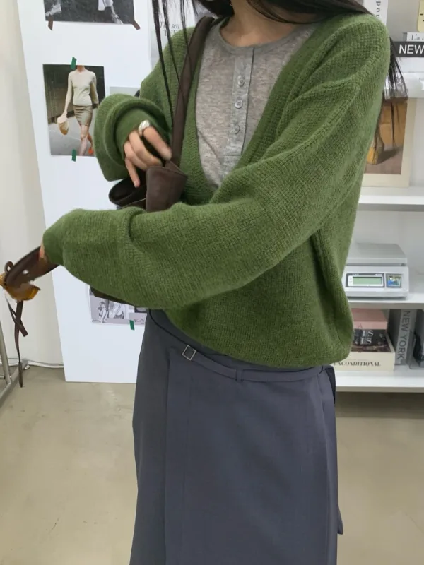 慵懶柔織深V針織上衣