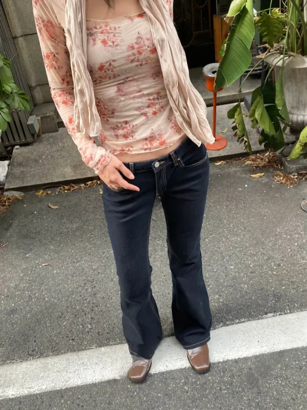 復古深靛微喇叭牛仔褲